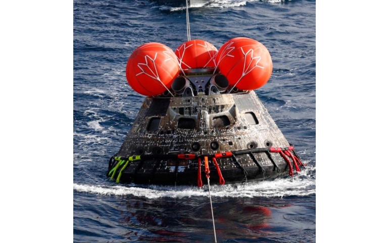 “Orion” сансрын хөлөг дэлхийд буцаж ирлээ