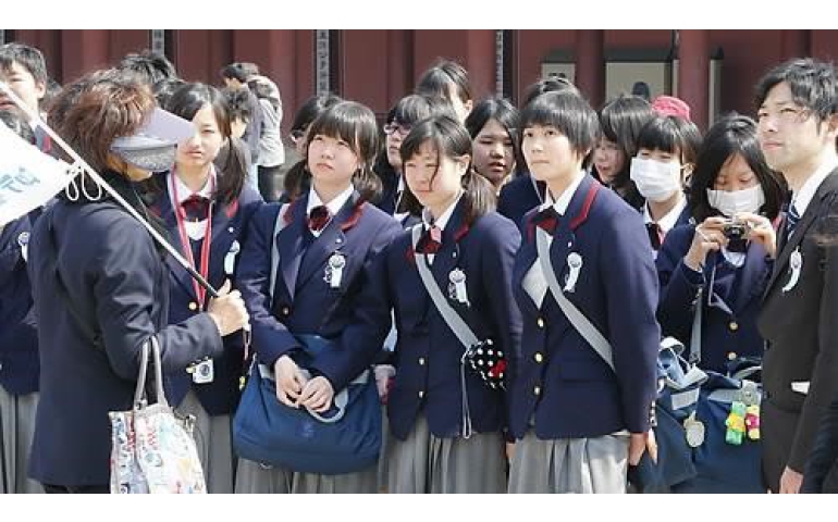 Япон: Ахлах сургууль төгсөгчдөд ажлын байр, өндөр цалин амлаж байна