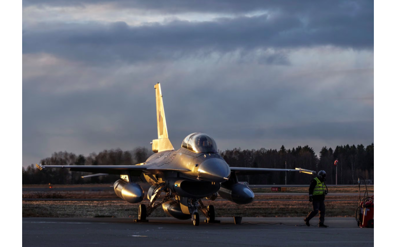 F-16 сөнөөгч онгоцыг анх удаа Украинд нийлүүлнэ